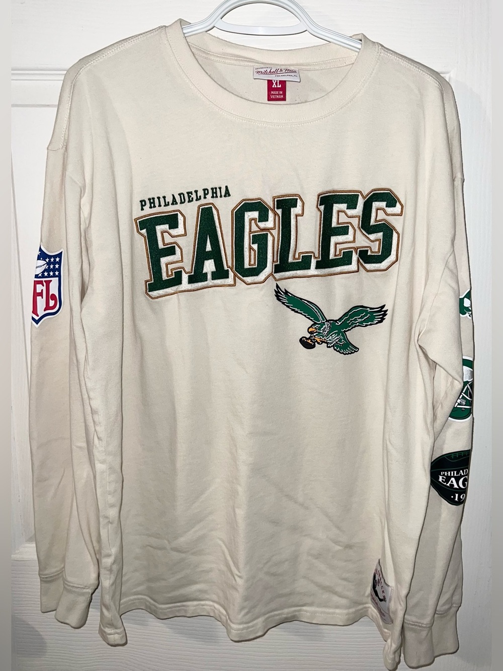 Mitchell & Ness Cream-colored Philadelphia Eagles long-sleeve fandom Shirt